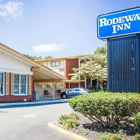 Rodeway Inn Huntington Station - Melville Exteriér fotografie