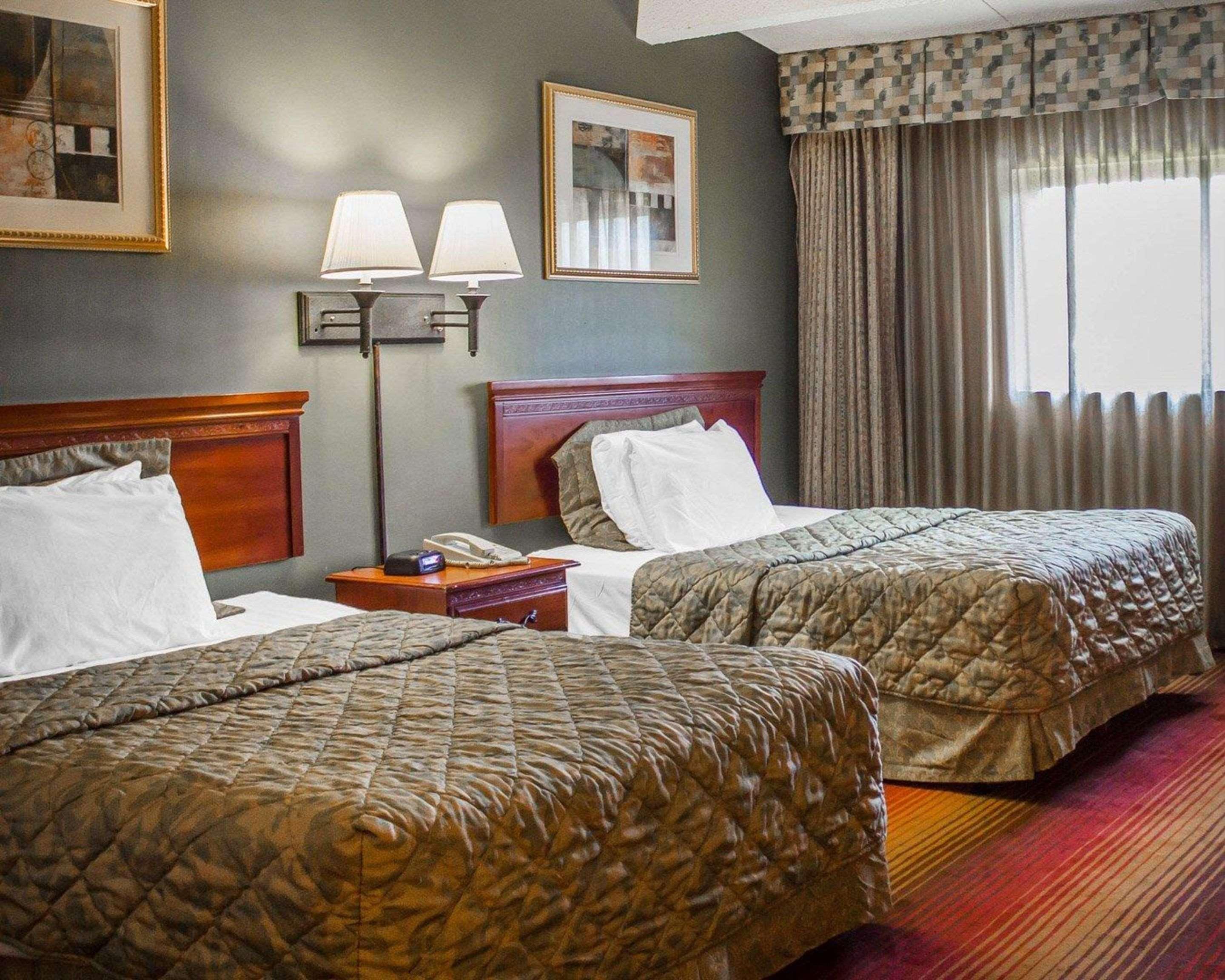 Rodeway Inn Huntington Station - Melville Exteriér fotografie