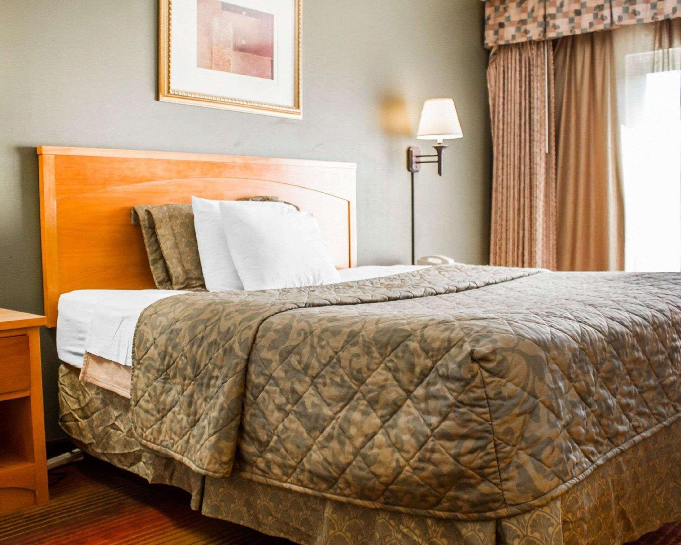 Rodeway Inn Huntington Station - Melville Exteriér fotografie