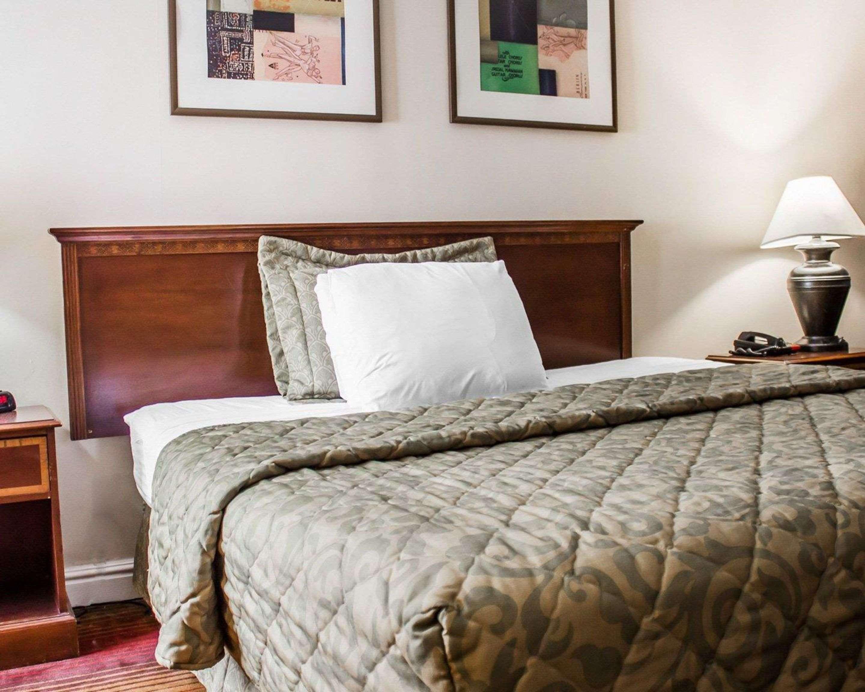 Rodeway Inn Huntington Station - Melville Exteriér fotografie