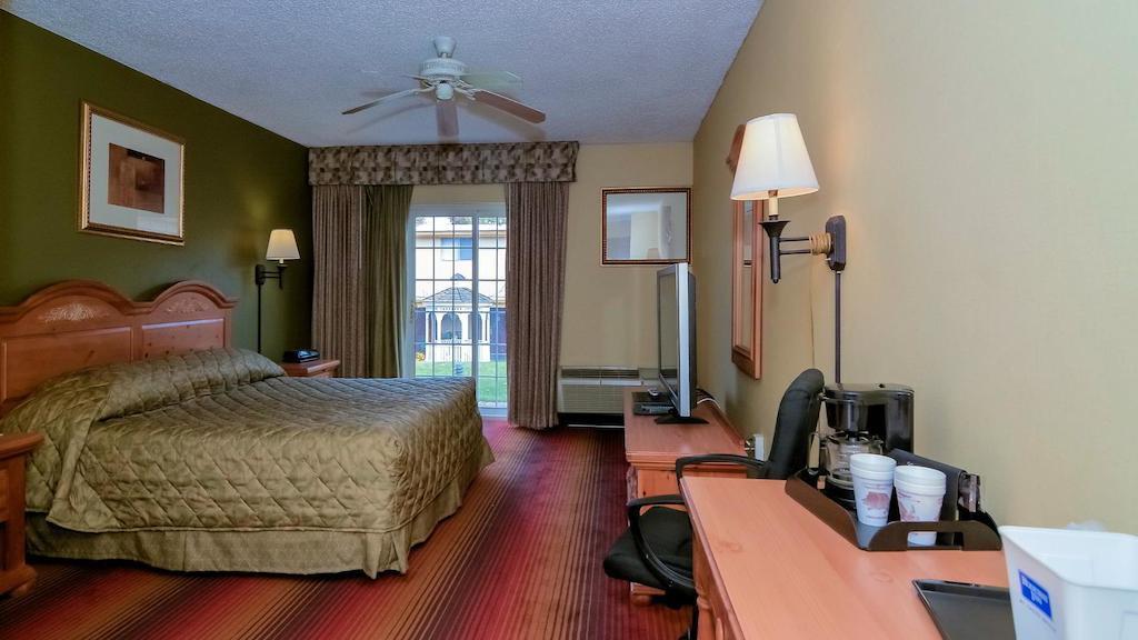 Rodeway Inn Huntington Station - Melville Exteriér fotografie