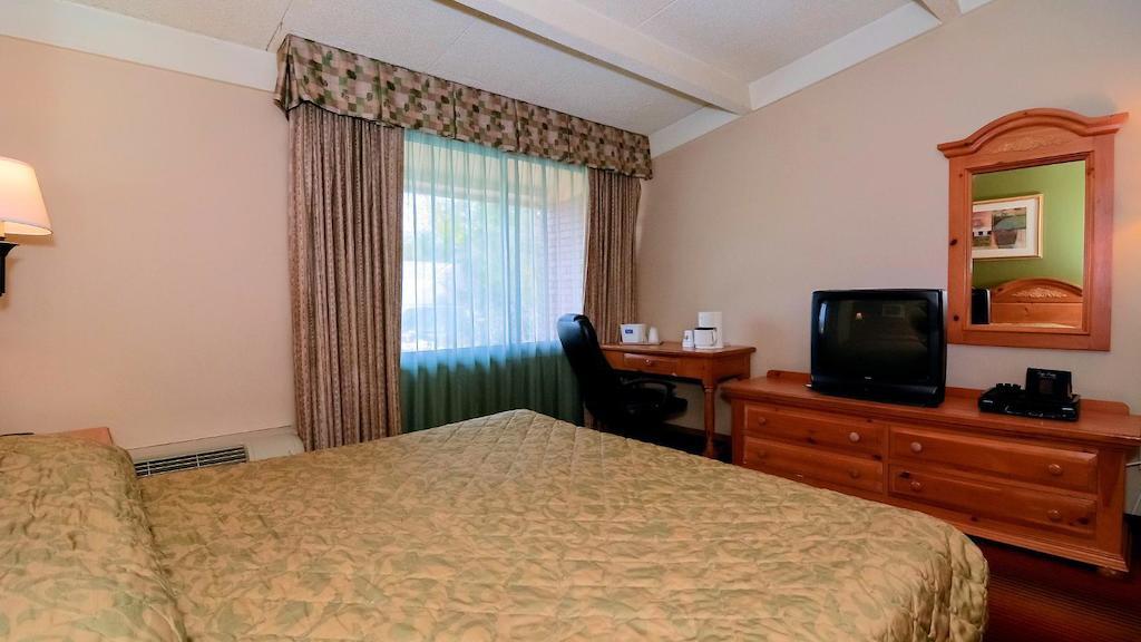 Rodeway Inn Huntington Station - Melville Exteriér fotografie