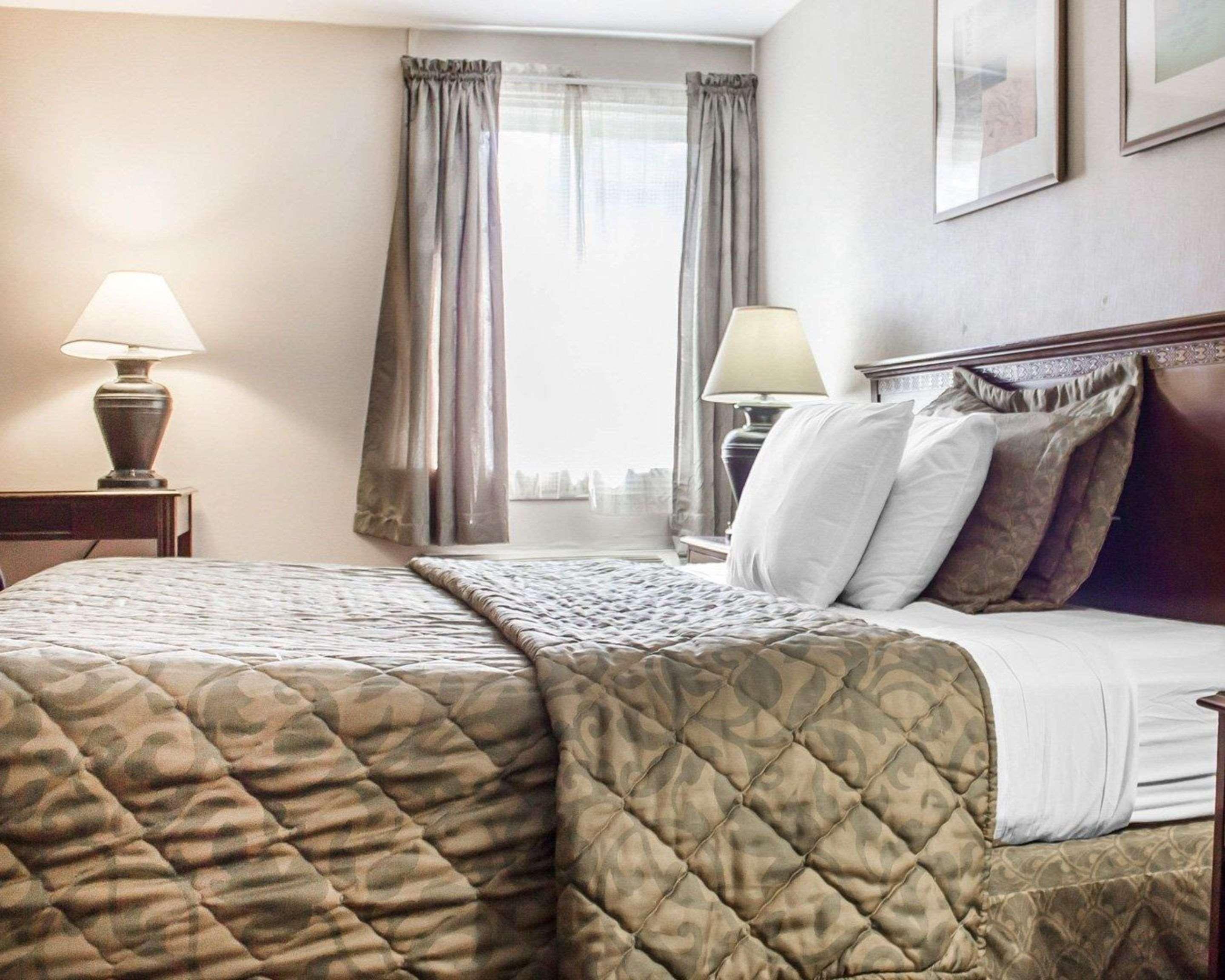 Rodeway Inn Huntington Station - Melville Exteriér fotografie