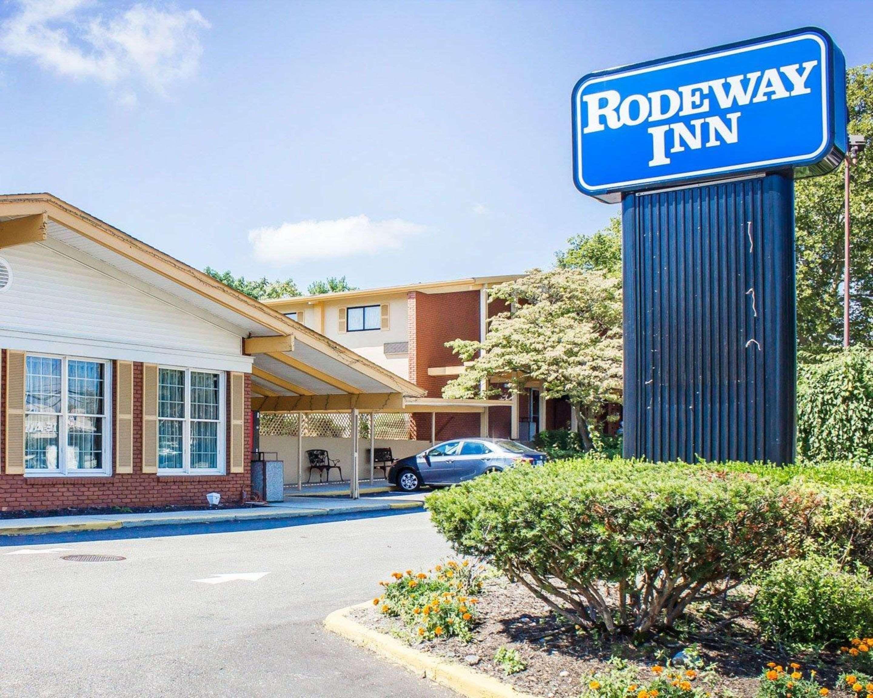Rodeway Inn Huntington Station - Melville Exteriér fotografie