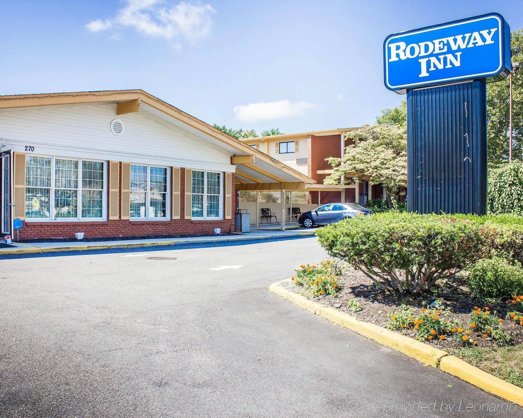 Rodeway Inn Huntington Station - Melville Exteriér fotografie